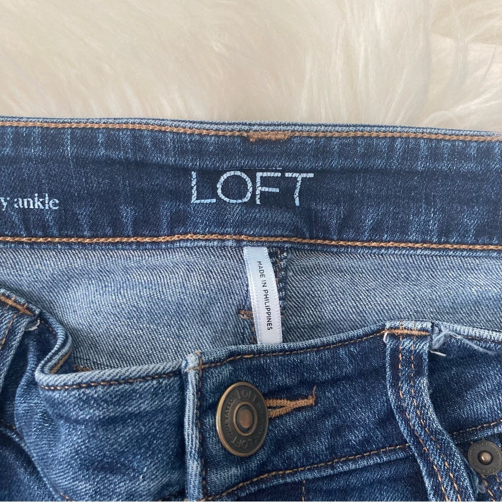 LOFT CURVY SKINNY ANKLE DENIM PANTS - Picture 4 of 9